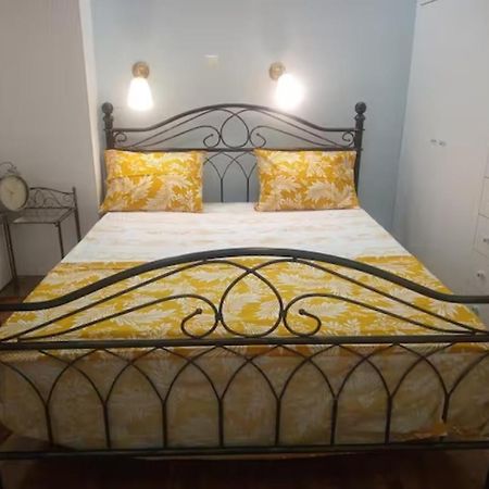 Freatida Apartment Пирея Екстериор снимка