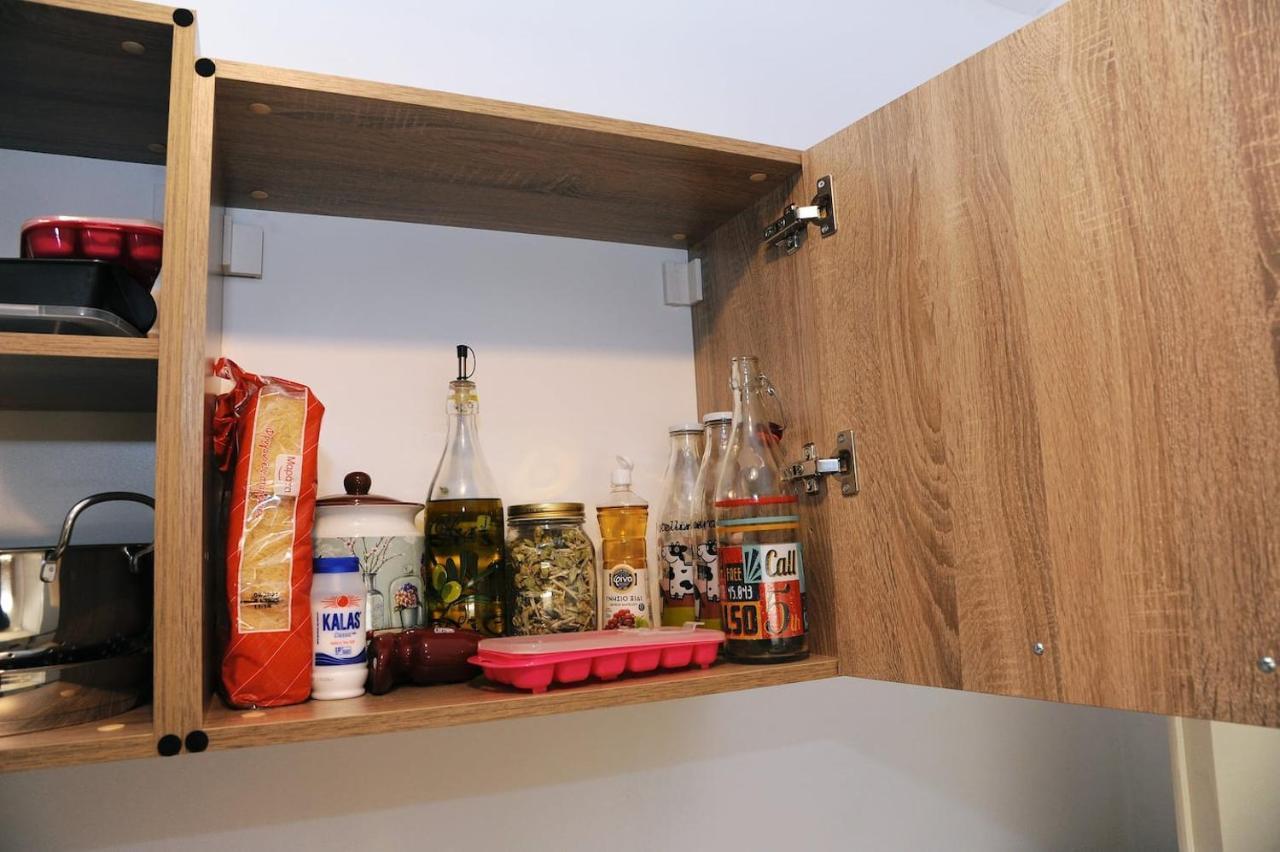 Freatida Apartment Пирея Екстериор снимка