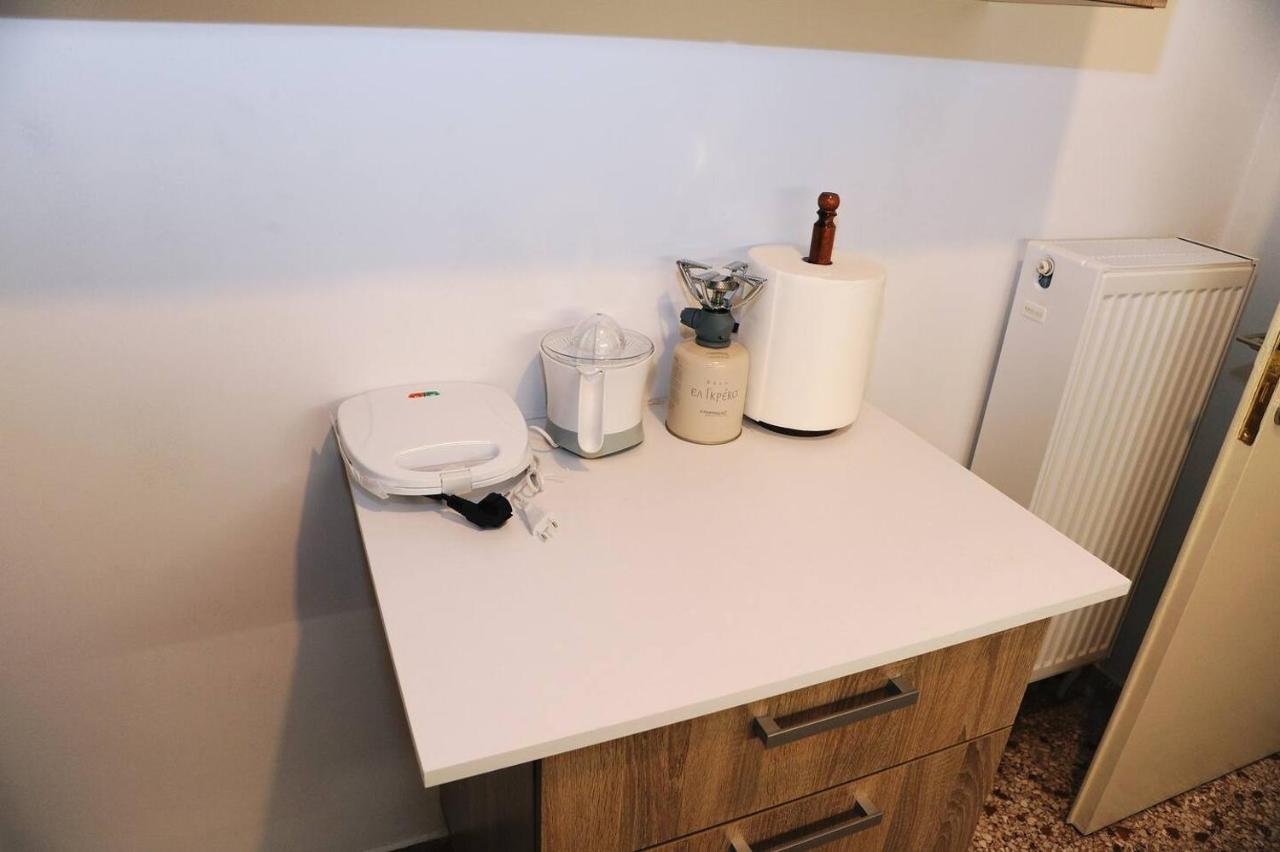 Freatida Apartment Пирея Екстериор снимка