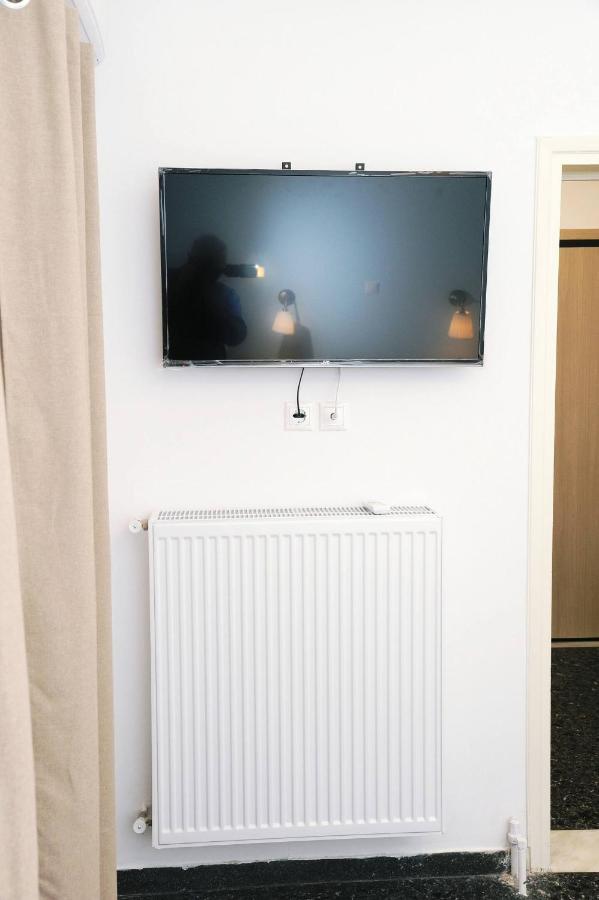 Freatida Apartment Пирея Екстериор снимка