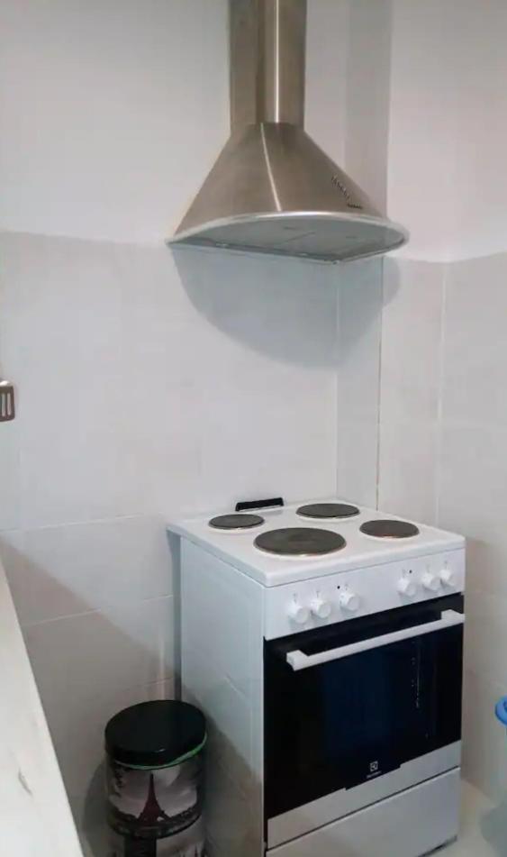 Freatida Apartment Пирея Екстериор снимка