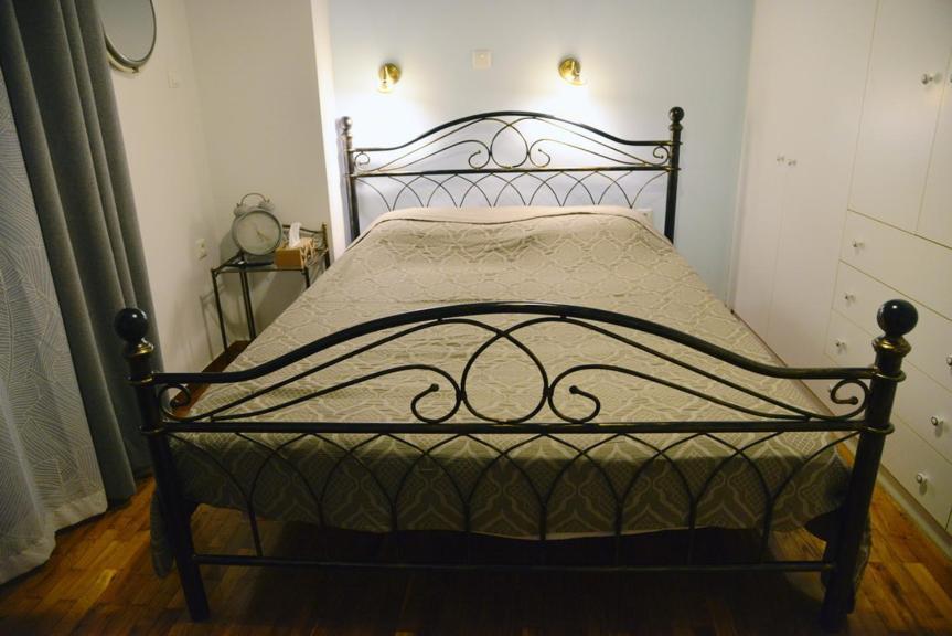Freatida Apartment Пирея Екстериор снимка