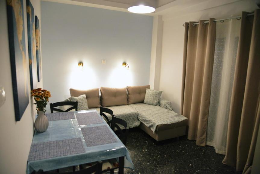 Freatida Apartment Пирея Екстериор снимка