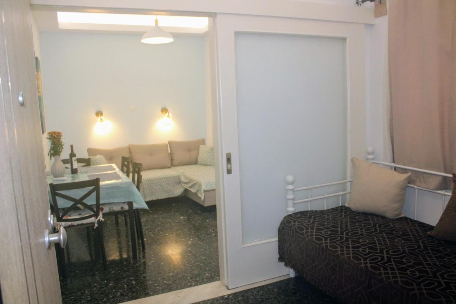Freatida Apartment Пирея Екстериор снимка